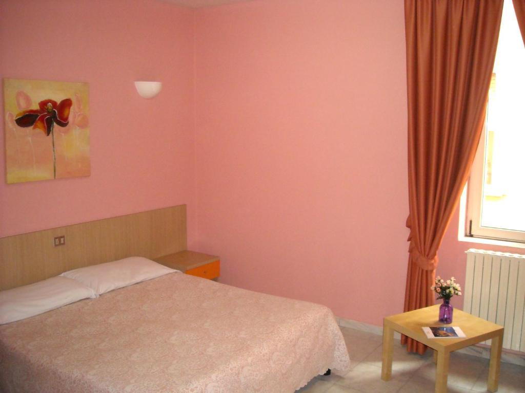 Hotel New Baby Καζέρτα Δωμάτιο φωτογραφία
